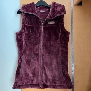 Columbia Women’s Fleece Vest – Size S – Maroon Corduroy Texture – Cozy & Stylish